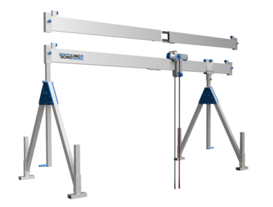 Stationärer SCHILLING Alu-Portalkran mit teilbarem Einzelträger.