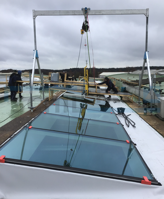 aluminium gantry crane roof window assembly